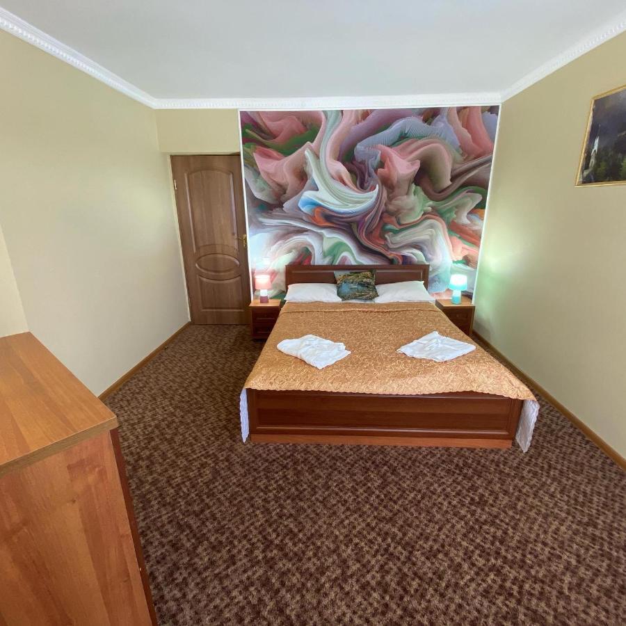 Hotel Three Korony Skhidnytsia Eksteriør billede
