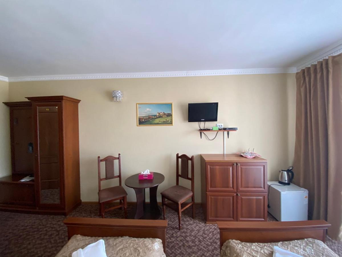 Hotel Three Korony Skhidnytsia Eksteriør billede