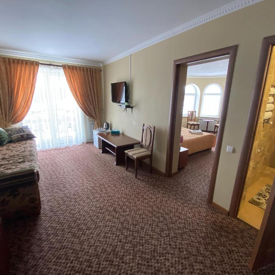 Hotel Three Korony Skhidnytsia Eksteriør billede
