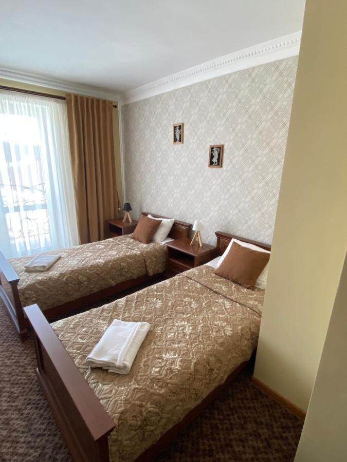 Hotel Three Korony Skhidnytsia Eksteriør billede
