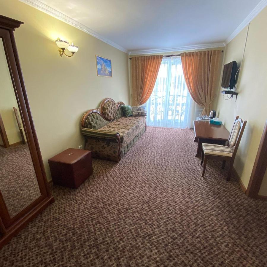 Hotel Three Korony Skhidnytsia Eksteriør billede