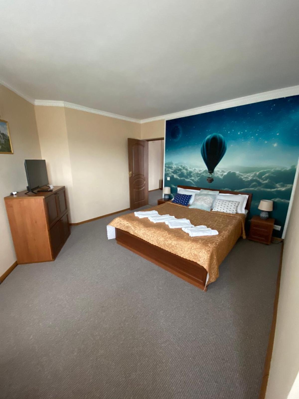 Hotel Three Korony Skhidnytsia Eksteriør billede